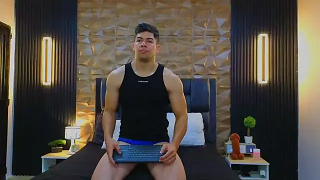 Snapshot of FelipeAndMarcello3 chatting on 3, 2, 2025 FelipeAndMarcello3 online show from 3, 2, 2025