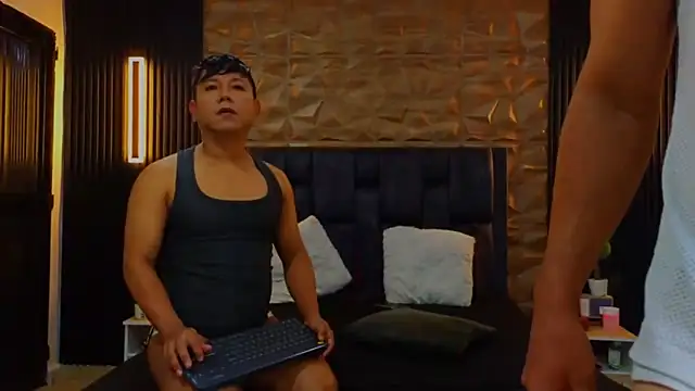 Snapshot of FelipeAndMarcello3 chatting on 18, 2, 2025 FelipeAndMarcello3 online show from 18, 2, 2025