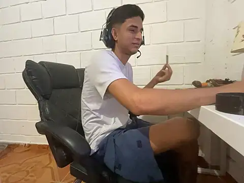 Max TheHorseDick online show from 4, 3, 2026