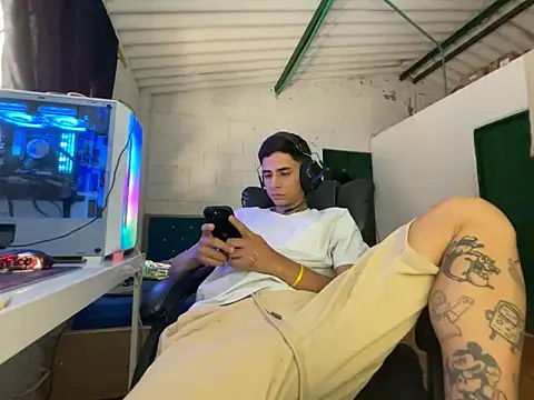 Max TheHorseDick online show from 2, 4, 2026