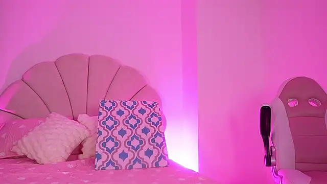 Snapshot of mssburbuja chatting on 28, 10, 2025 mssburbuja online show from 28, 10, 2025