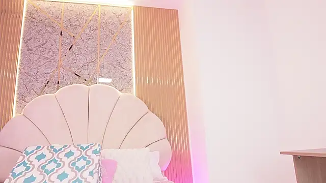 Snapshot of mssburbuja chatting on 5, 11, 2025 mssburbuja online show from 5, 11, 2025