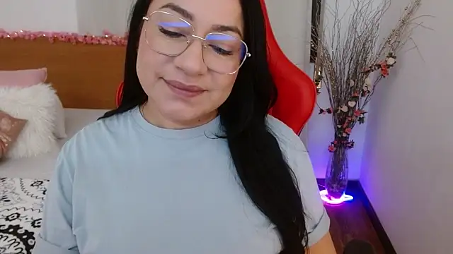 lucy luu  online show from 4, 1, 2025