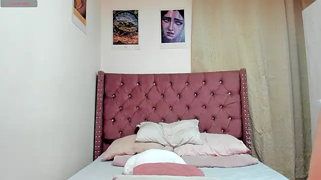 Moonlight1002 online show from 19, 1, 2025