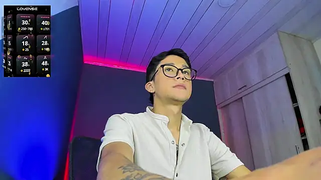 Snapshot of tom_Howard chatting on 10, 1, 2025 tom Howard online show from 10, 1, 2025