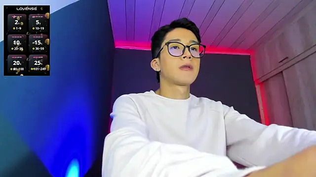 Snapshot of tom_Howard chatting on 12, 1, 2025 tom Howard online show from 12, 1, 2025