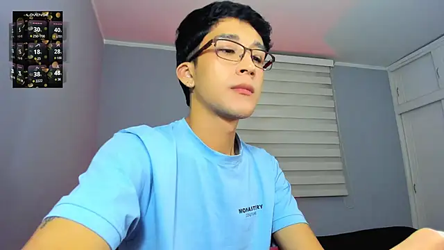 Snapshot of tom_Howard chatting on 21, 10, 2025 tom Howard online show from 21, 10, 2025