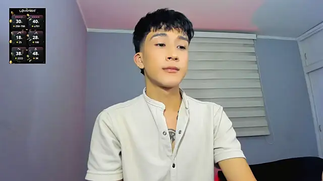 Snapshot of tom_Howard chatting on 21, 10, 2025 tom Howard online show from 21, 10, 2025