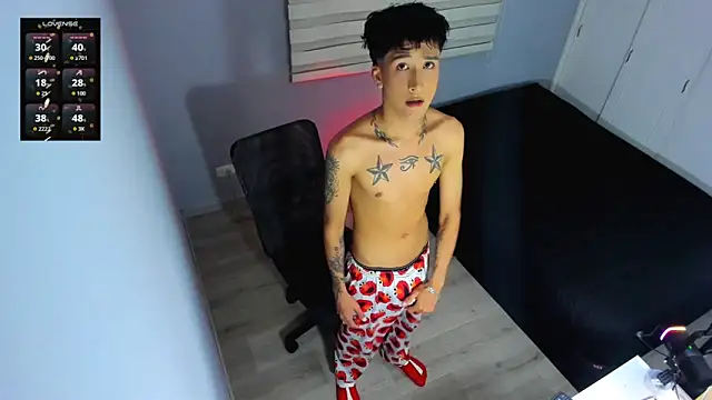 Snapshot of tom_Howard chatting on 24, 10, 2025 tom Howard online show from 24, 10, 2025