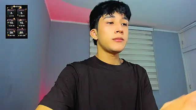 Snapshot of tom_Howard chatting on 18, 11, 2025 tom Howard online show from 18, 11, 2025