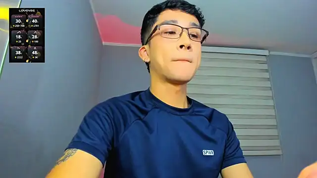 Snapshot of tom_Howard chatting on 28, 11, 2025 tom Howard online show from 28, 11, 2025