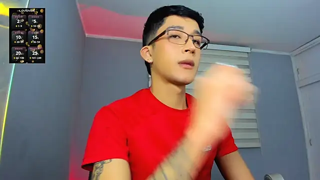 Snapshot of tom_Howard chatting on 28, 11, 2025 tom Howard online show from 28, 11, 2025