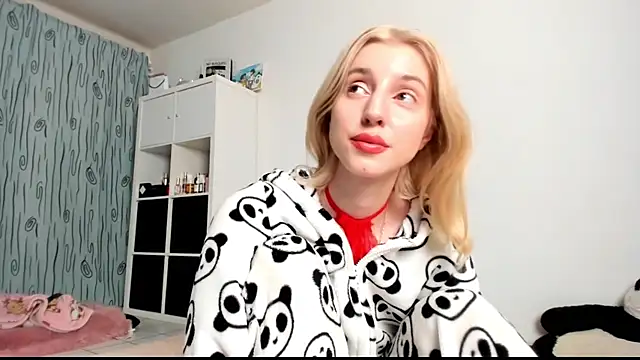 Snapshot of KenzieDawton chatting on 26, 1, 2025 KenzieDawton online show from 26, 1, 2025