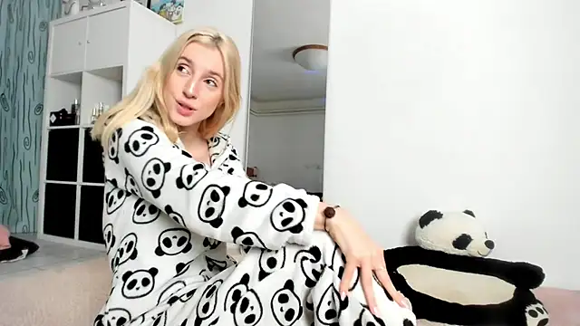 KenzieDawton online show from 5, 11, 2025