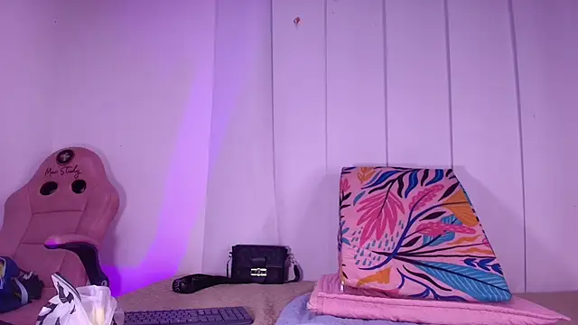 Snapshot of raven_lilith_ chatting on 17, 10, 2025 raven lilith online show from 17, 10, 2025