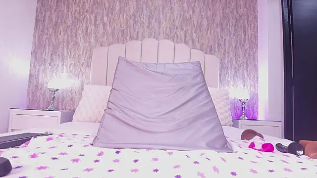 Snapshot of raven_lilith_ chatting on 12, 11, 2025 raven lilith online show from 12, 11, 2025