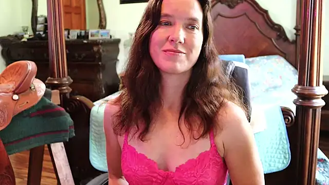 Snapshot of thornburyrose chatting on 31, 10, 2025 thornburyrose online show from 31, 10, 2025