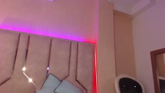 ChantalPetit online show from 7, 2, 2026