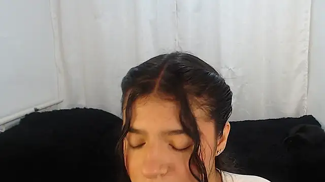 Snapshot of Liz_Galactic chatting on 15, 12, 2024 Liz Galactic online show from 15, 12, 2024