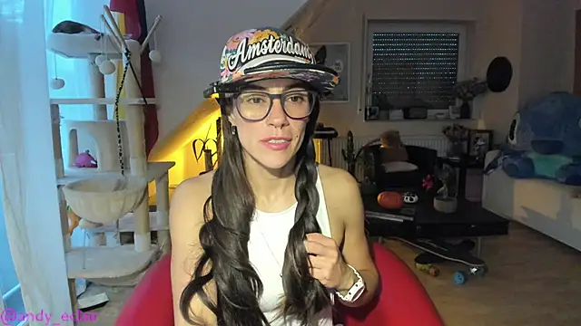 Snapshot of tinny_williams chatting on 9, 10, 2025 tinny williams online show from 9, 10, 2025