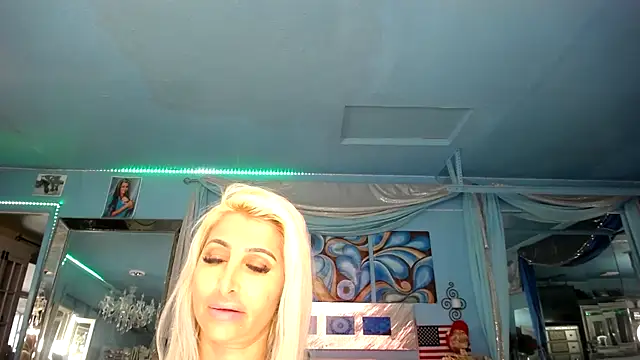 ADRIANNA FOX online show from 19, 2, 2025