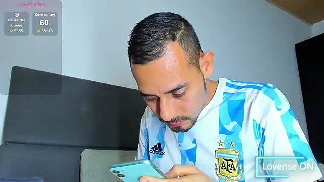 jhonyalzate2 online show from 16, 12, 2025