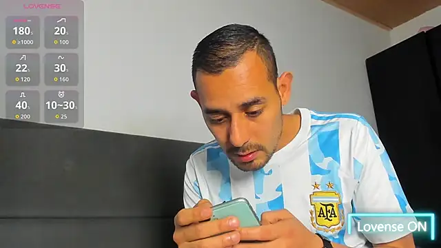 jhonyalzate2 online show from 25, 2, 2026