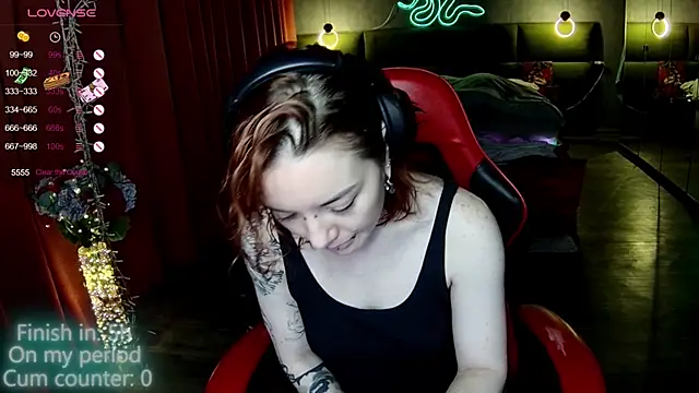 MaxPhoenixx online show from 5, 10, 2025