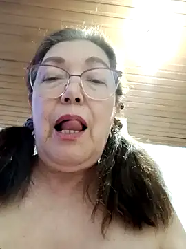 Snapshot of Vicky_Rosse chatting on 2, 2, 2025 Vicky Rosse online show from 2, 2, 2025