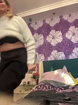 AngelOxy online show from 4, 1, 2025