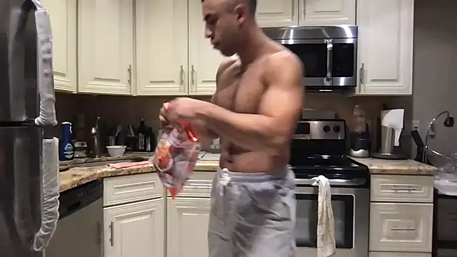 Snapshot of BigGuyMuscle chatting on 2, 7, 2026 BigGuyMuscle online show from 2, 7, 2026