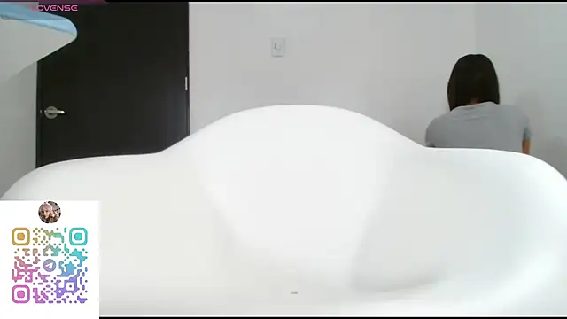 Betsy Thonson online show from 21, 3, 2025