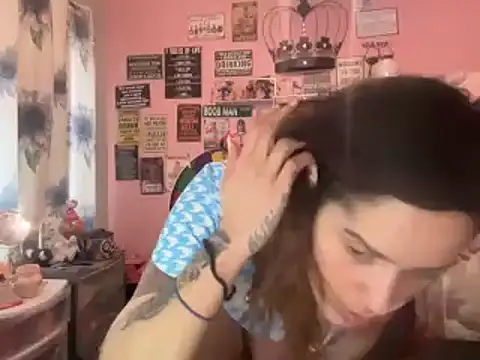 latinacubana online show from 1, 1, 2025