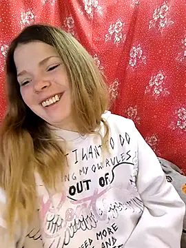 Snapshot of Zuli_Kiska chatting on 30, 4, 2026 Zuli Kiska online show from 30, 4, 2026