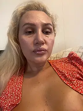 YourBlondee online show from 22, 9, 2025