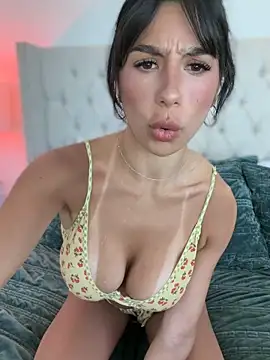 LoveLillyy online show from 4, 6, 2026