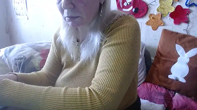 Snapshot of QueenLana chatting on 15, 1, 2025 QueenLana online show from 15, 1, 2025