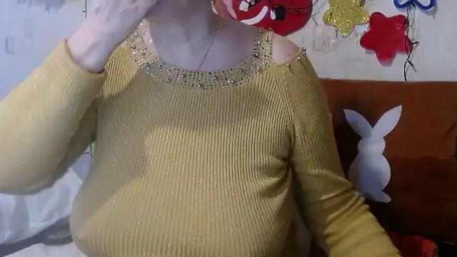 Snapshot of QueenLana chatting on 22, 1, 2025 QueenLana online show from 22, 1, 2025
