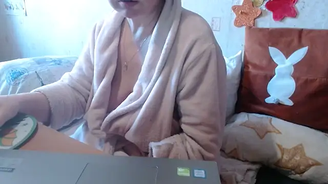 Snapshot of QueenLana chatting on 11, 2, 2025 QueenLana online show from 11, 2, 2025