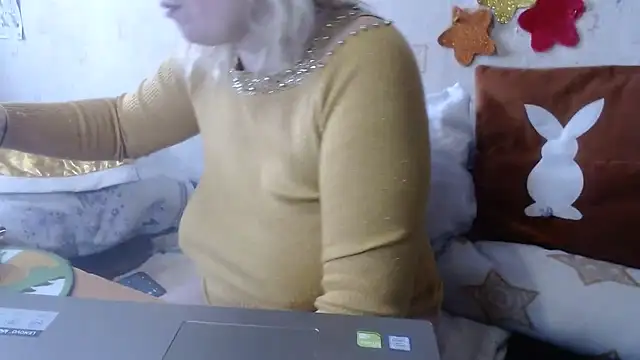 Snapshot of QueenLana chatting on 15, 2, 2025 QueenLana online show from 15, 2, 2025