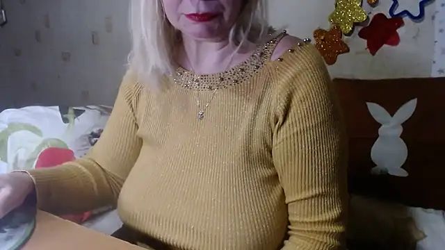 Snapshot of QueenLana chatting on 28, 2, 2025 QueenLana online show from 28, 2, 2025
