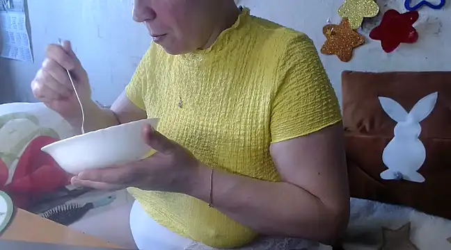Snapshot of QueenLana chatting on 6, 3, 2025 QueenLana online show from 6, 3, 2025
