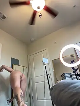 bellafreakyfun online show from 24, 9, 2025