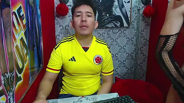 Snapshot of shannentrans chatting on 4, 2, 2025 shannentrans online show from 4, 2, 2025