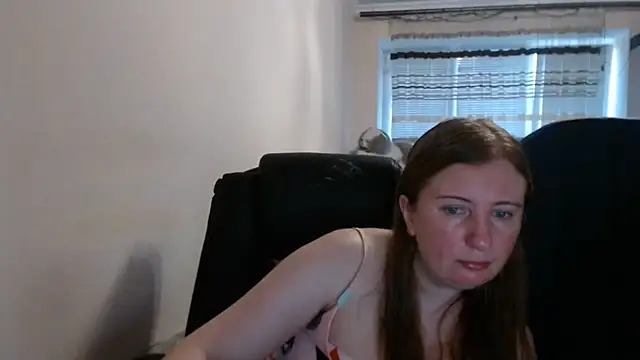 Snapshot of PeterAndJen chatting on 8, 7, 2026 PeterAndJen online show from 8, 7, 2026