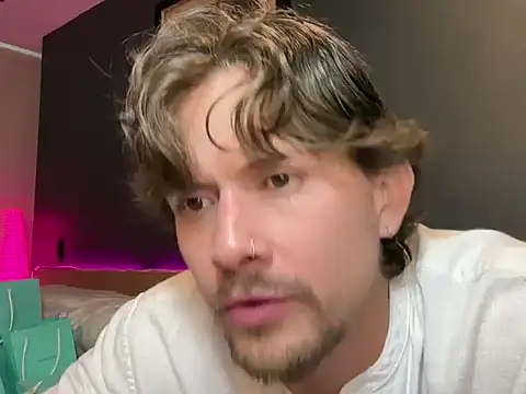 Snapshot of mcklister_kinky_feets chatting on 20, 2, 2026 mcklister kinky feets online show from 20, 2, 2026