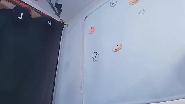 Snapshot of timkerbell_ chatting on 4, 11, 2025 timkerbell online show from 4, 11, 2025