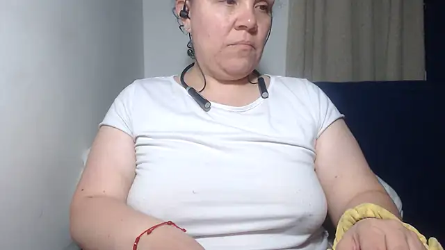 agathamiller01 online show from 11, 9, 2025