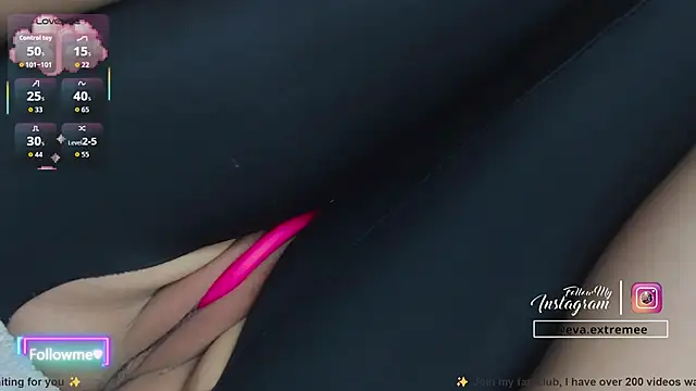 eva cuper online show from 17, 11, 2025