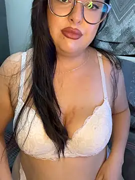 MileyGia online show from 12, 10, 2025